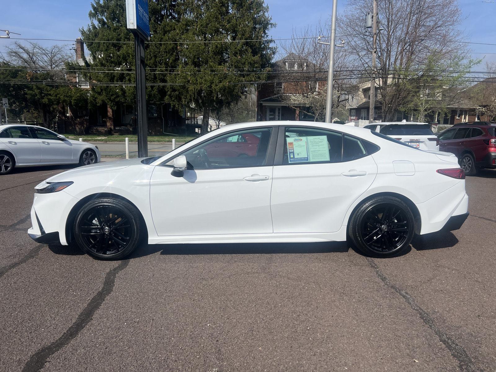 View vehicle photo 4