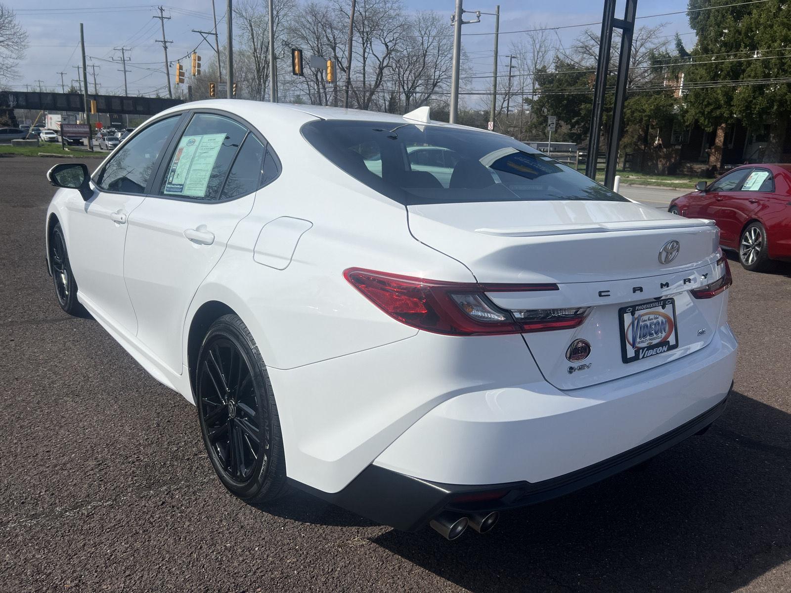 View vehicle photo 5