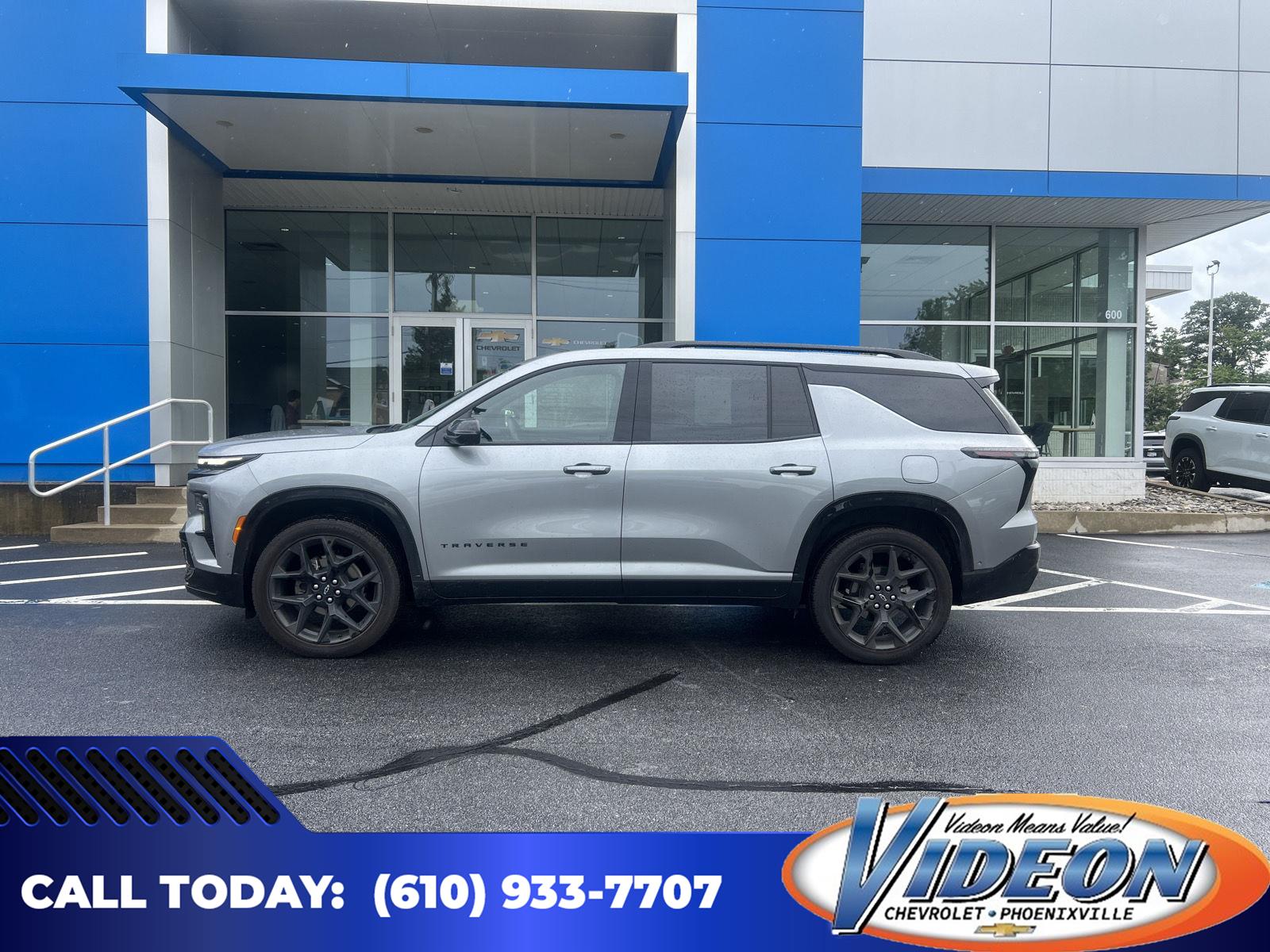 Sterling Gray Metallic 2026 Chevrolet Traverse SUV / Crossover Four-Wheel Drive 8-Speed Automatic