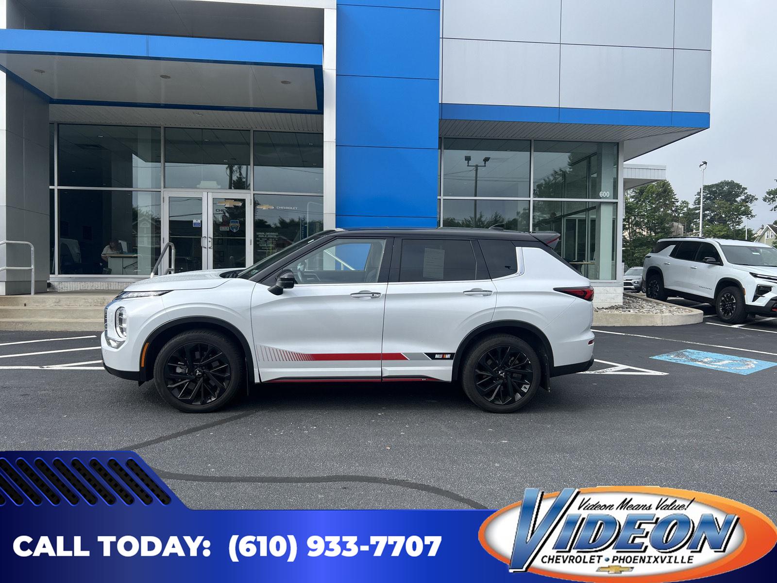 White Diamond/Black Roof 2024 Mitsubishi Outlander SUV / Crossover Continuously Variable Transmission