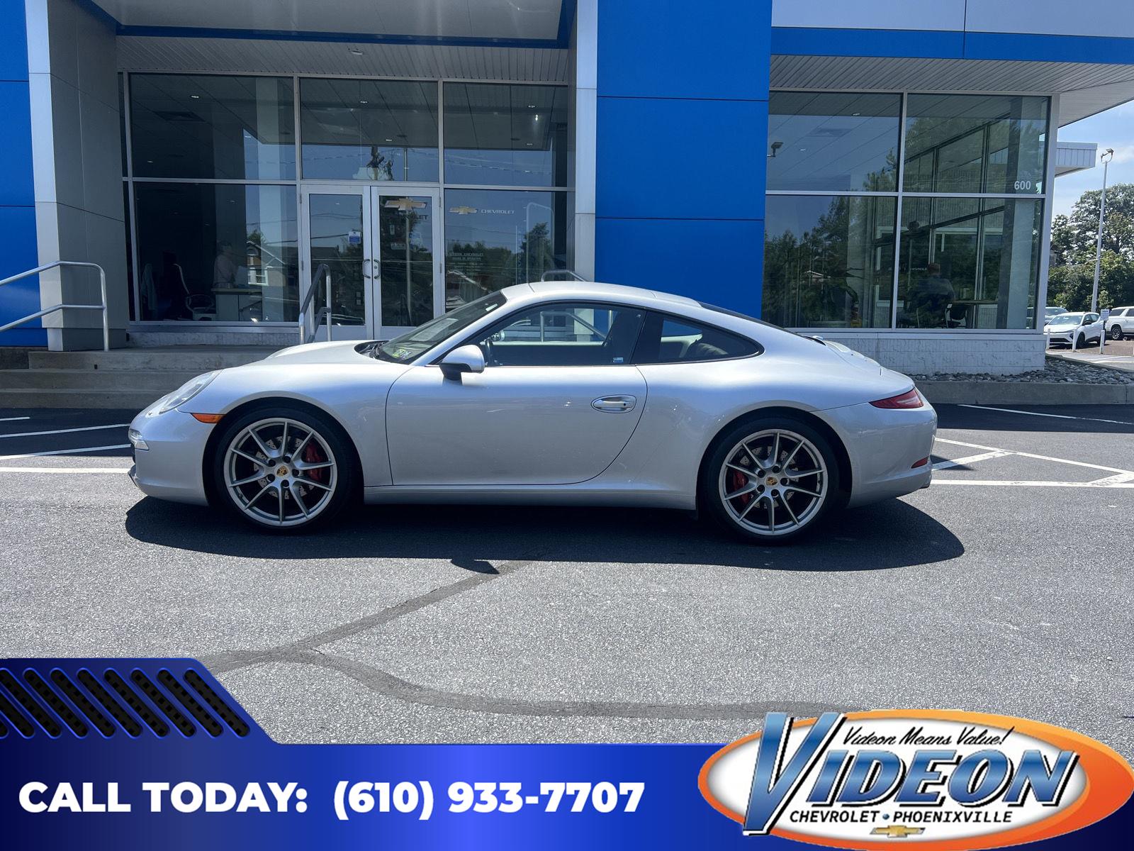 Rhodium Silver Metallic 2015 Porsche 911 Coupe Rear-Wheel Drive 7-Speed Manual