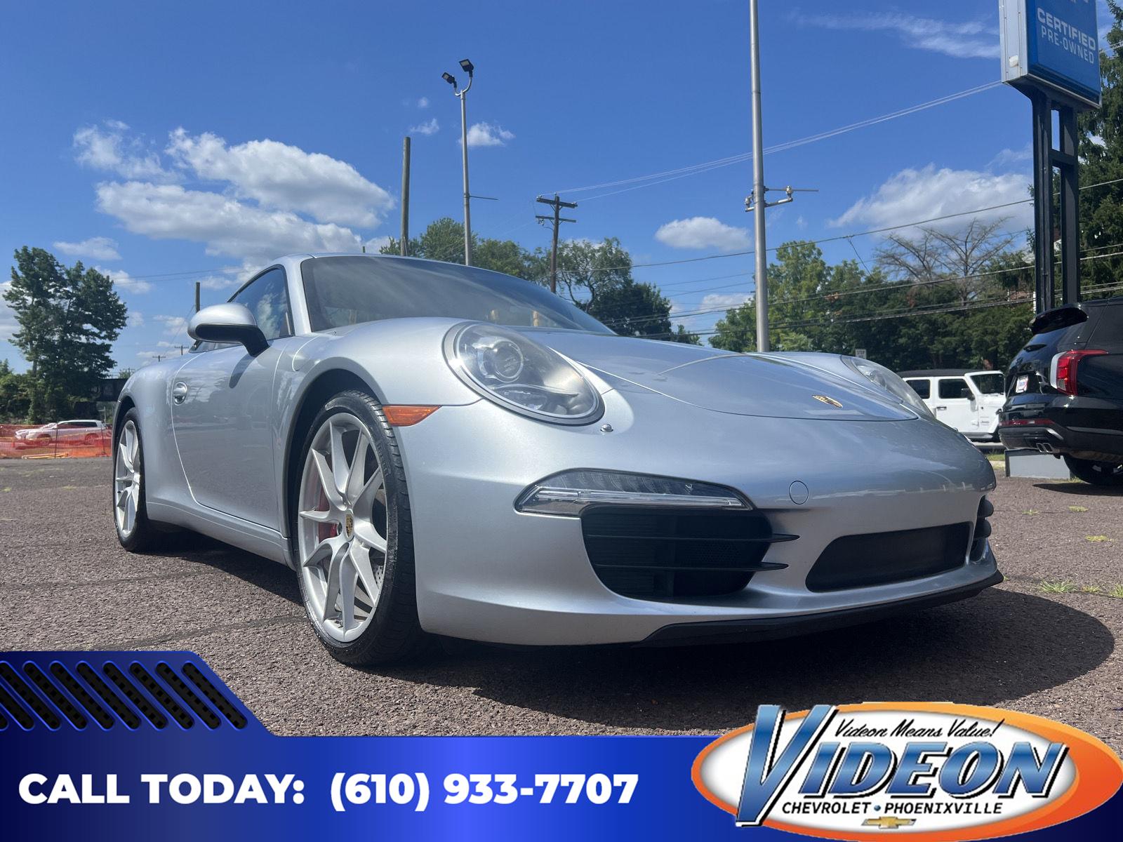 Rhodium Silver Metallic 2015 Porsche 911 Coupe Rear-Wheel Drive Automatic