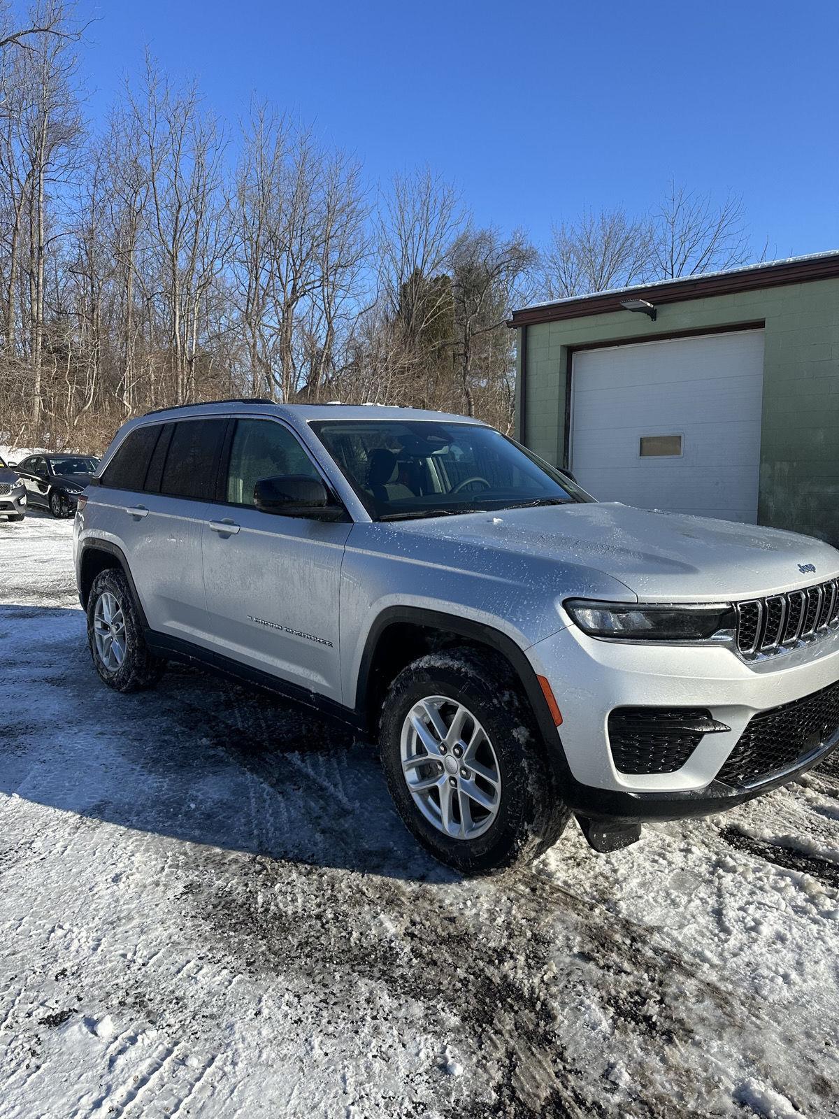 2023 Jeep Grand Cherokee Laredo X 4WD