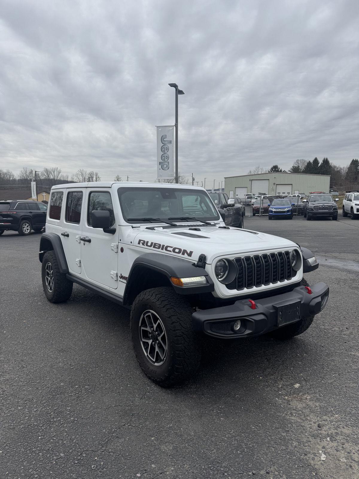 Used 2025 Jeep Wrangler Image