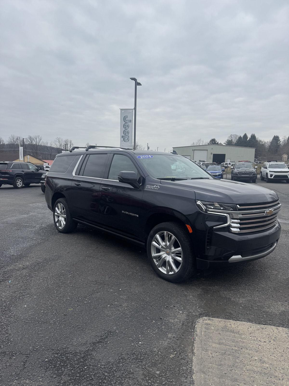 Used 2024 Chevrolet Suburban Image