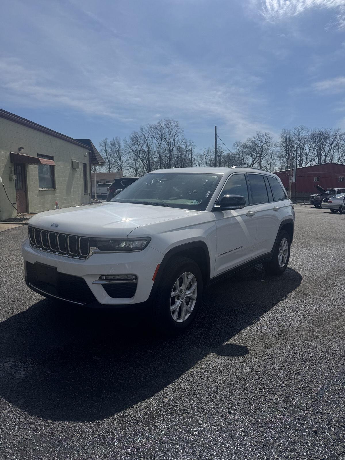 Used 2023 Jeep Grand Cherokee Image
