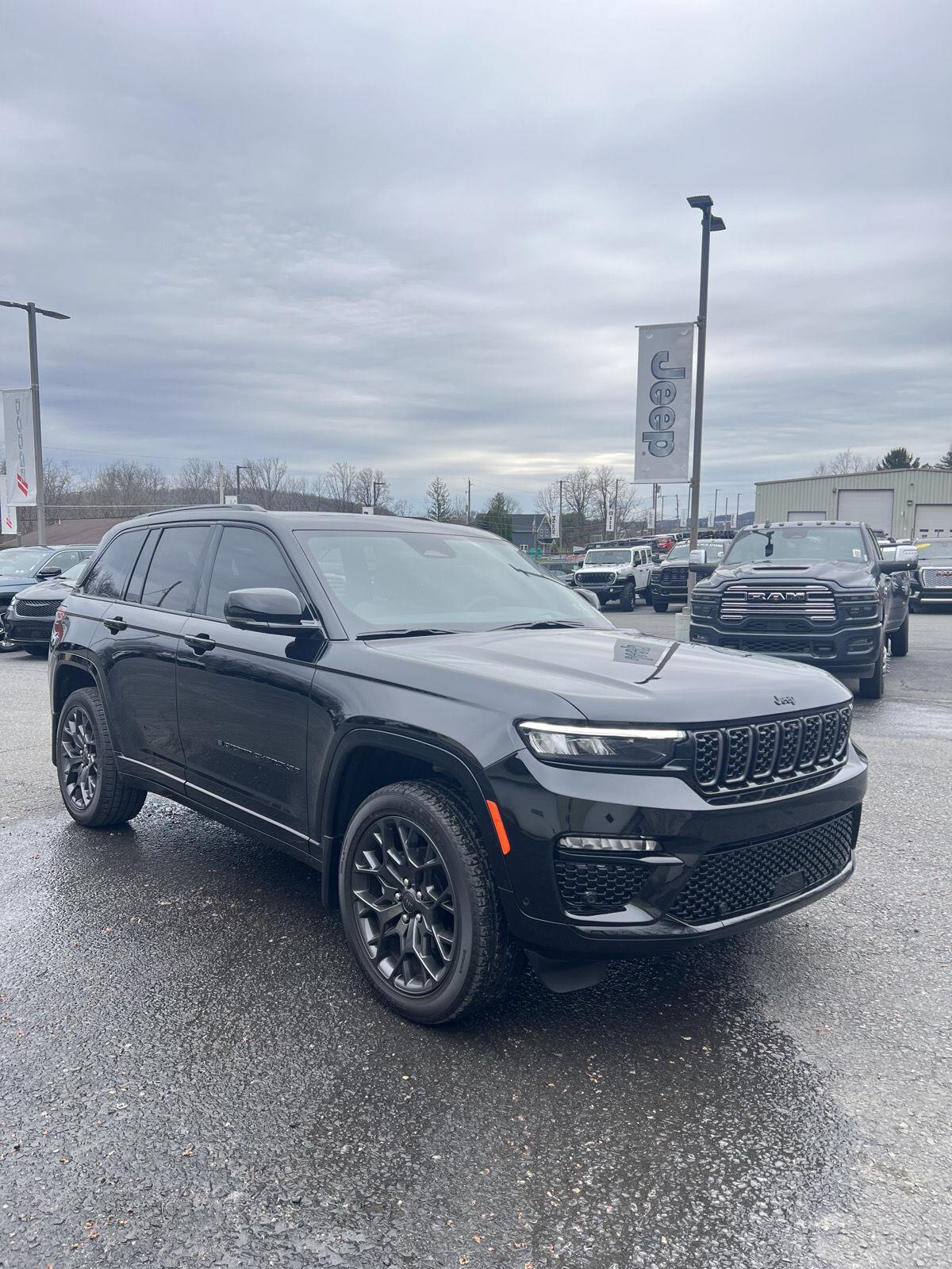 Used 2025 Jeep Grand Cherokee Image