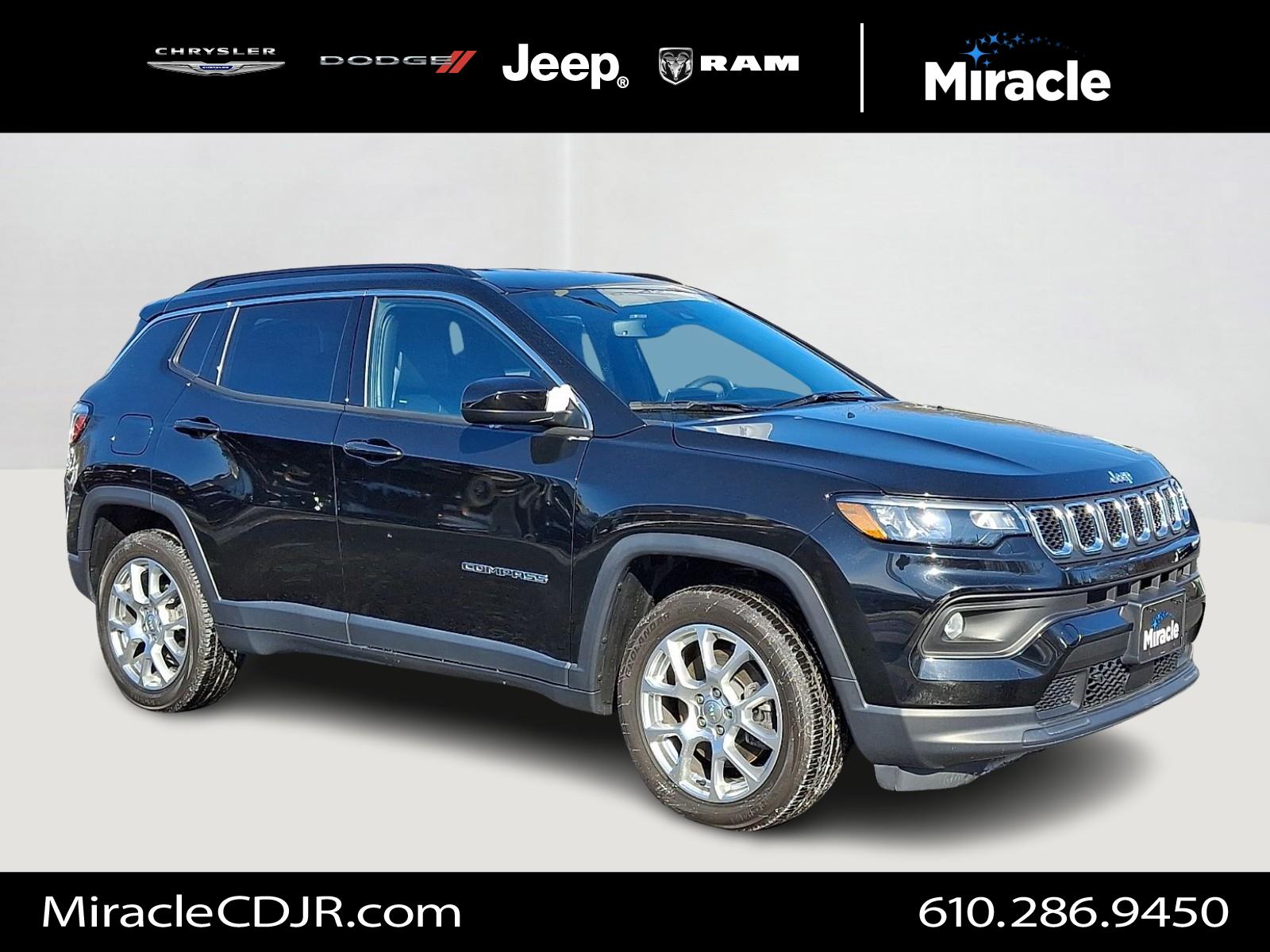 2023 Jeep Compass Latitude Lux's photo