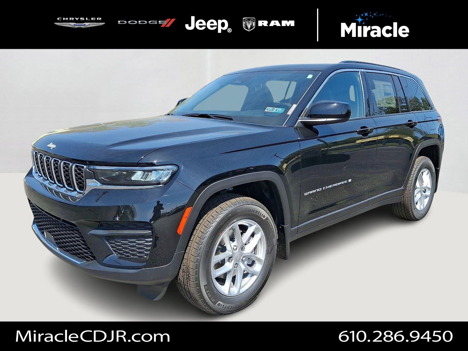 Diamond Black Crystal Pearlcoat 2026 Jeep Grand Cherokee SUV / Crossover Four-Wheel Drive 8-Speed Automatic