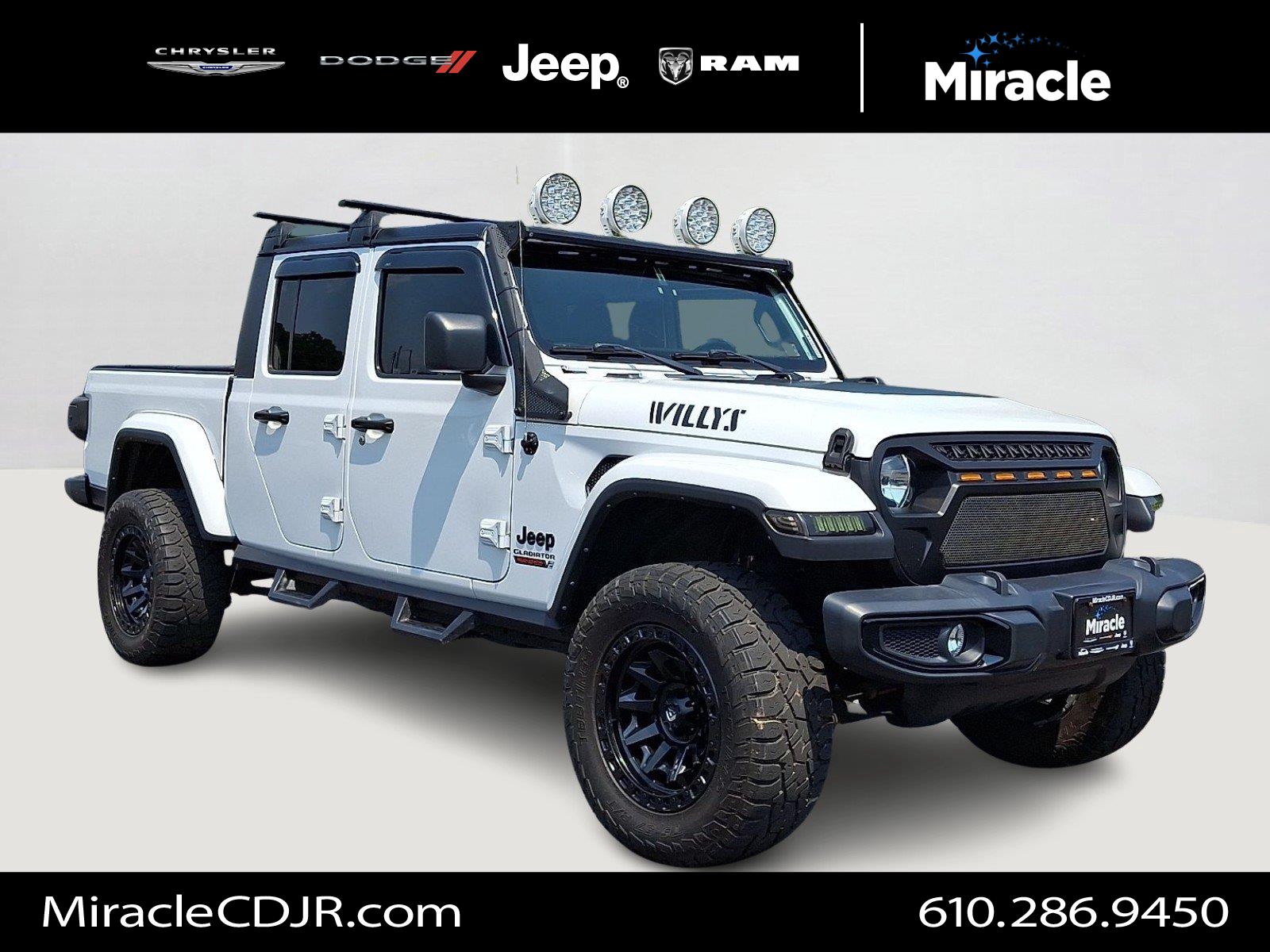 Bright White Clearcoat 2022 Jeep Gladiator Pickup Truck Four-Wheel Drive 8-Speed Automatic