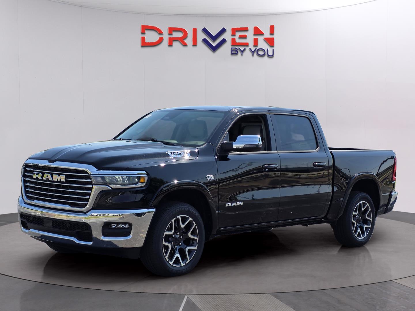 Diamond Black Crystal Pearlcoat 2026 RAM 1500 Laramie Crew Cab 4WD Pickup Truck Four-Wheel Drive 8-Speed Automatic