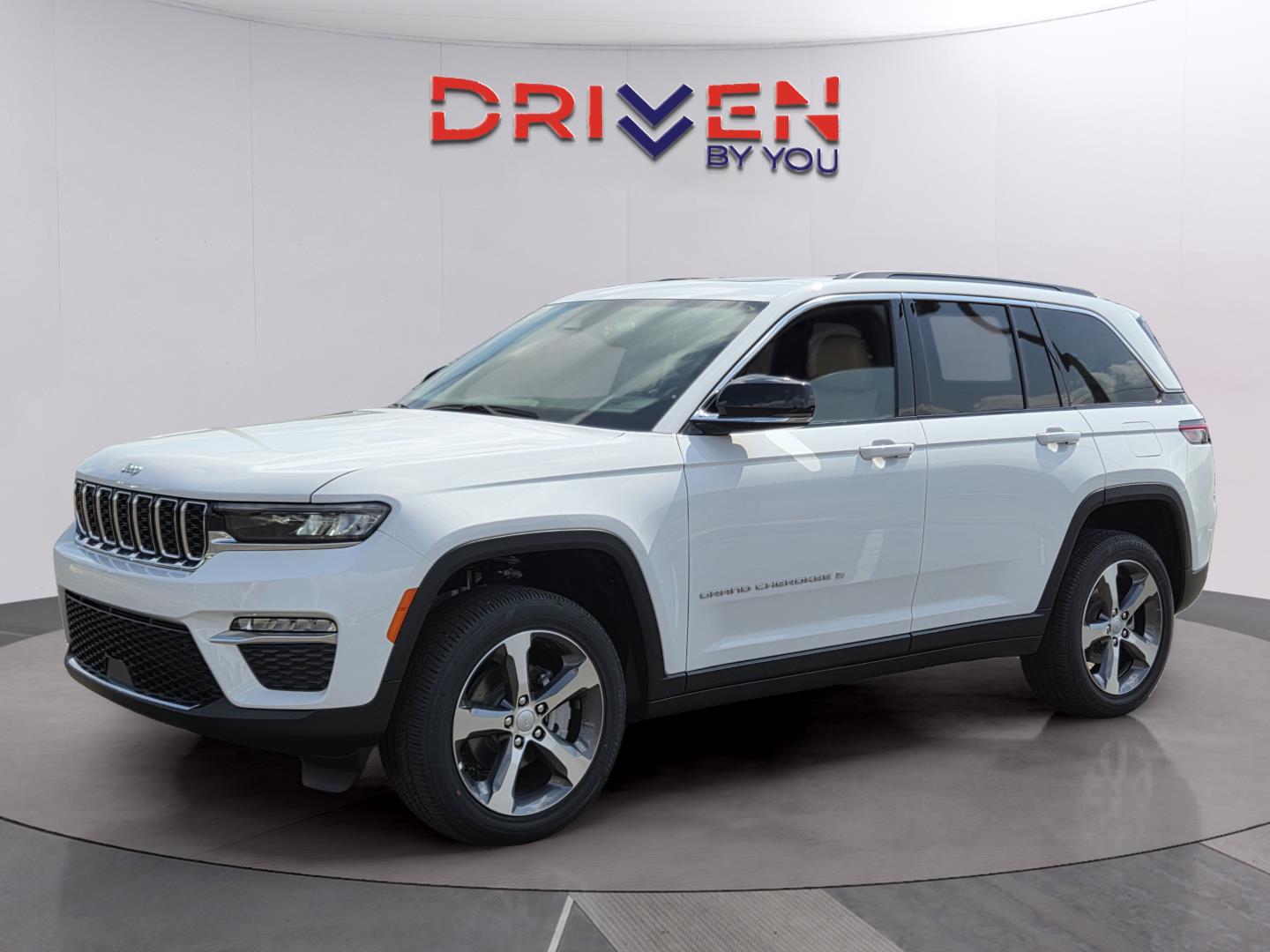 Bright White Clearcoat 2025 Jeep Grand Cherokee Limited RWD SUV / Crossover 4X2 8-Speed Automatic