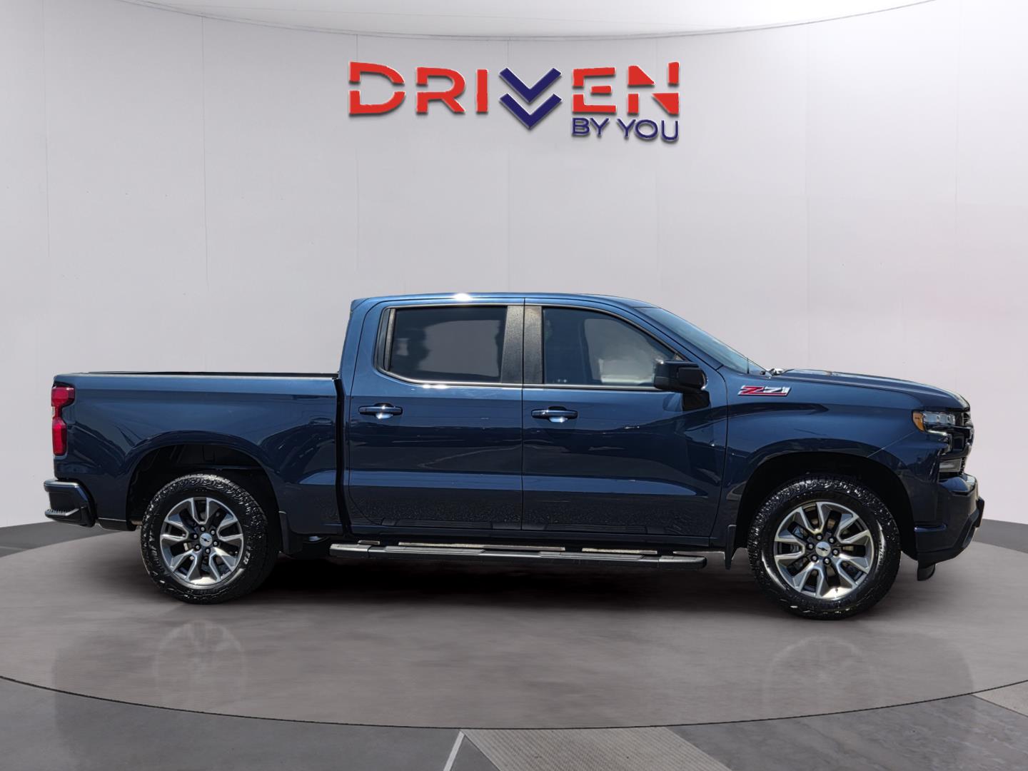 View vehicle photo 6