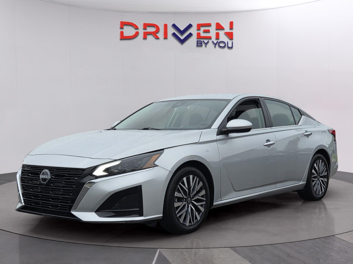 Brilliant Silver Metallic 2023 Nissan Altima Sedan Front-Wheel Drive Continuously Variable Transmission