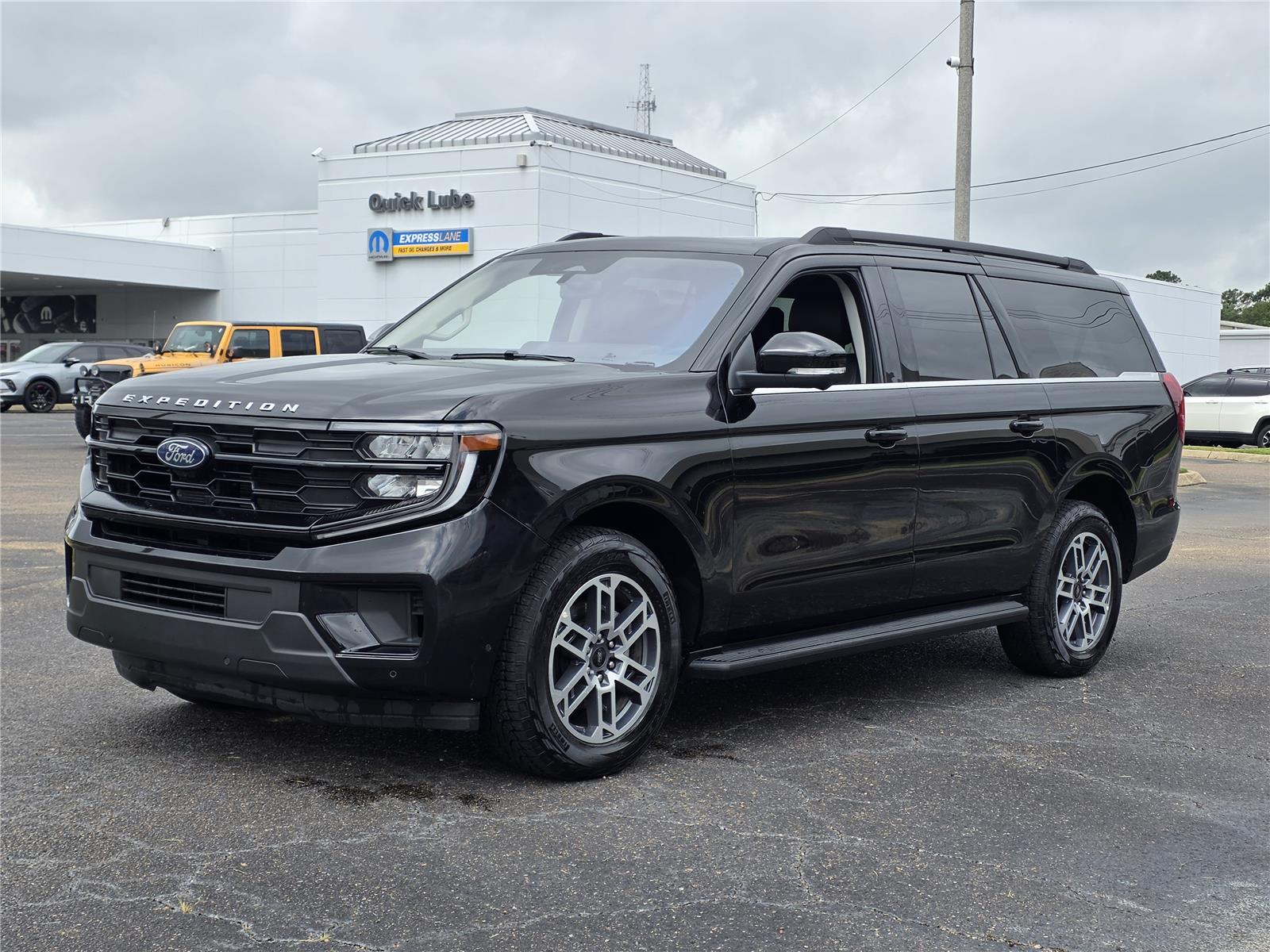 Agate Black 2025 Ford Expedition SUV / Crossover Four-Wheel Drive Automatic