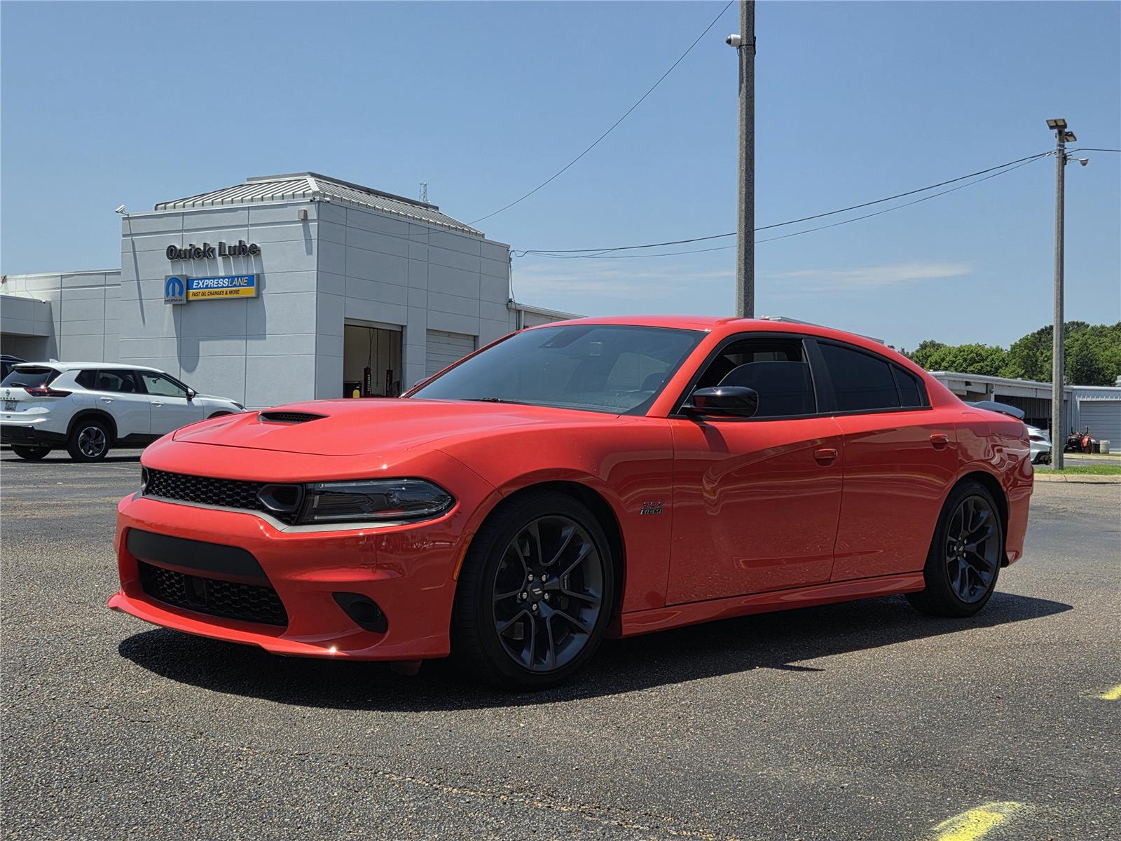 Go Mango 2023 Dodge Charger Sedan Rear-Wheel Drive 8-Speed Automatic