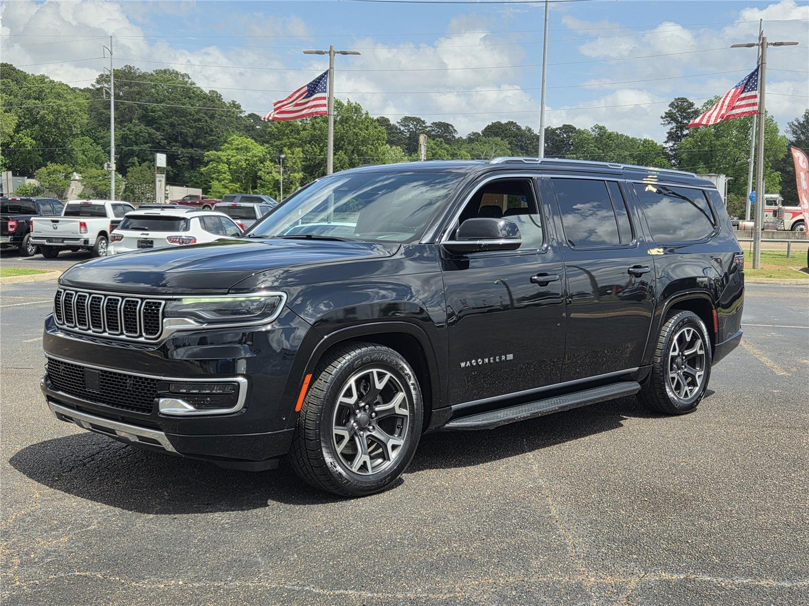 Diamond Black Crystal Pearlcoat 2024 Jeep Wagoneer L SUV / Crossover Four-Wheel Drive 8-Speed Automatic