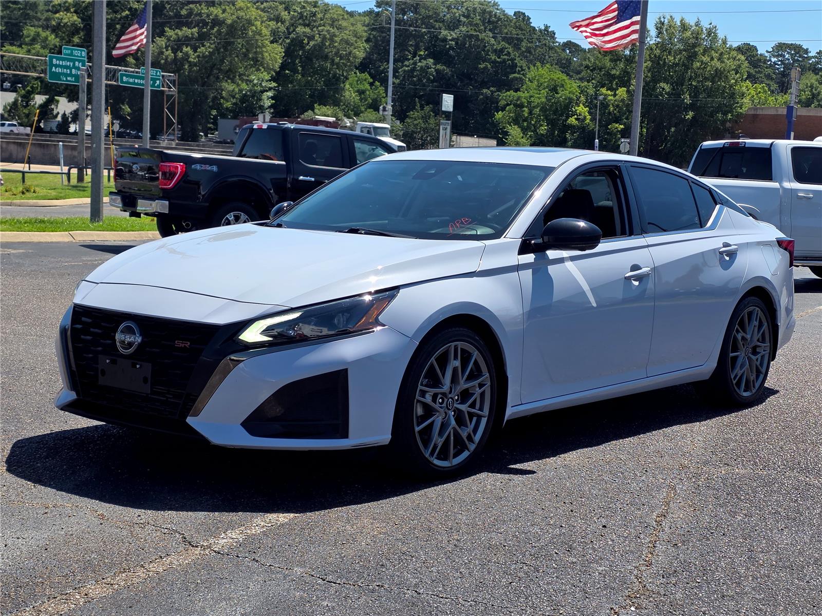 Gray Sky Pearl 2023 Nissan Altima Sedan Front-Wheel Drive Continuously Variable Transmission