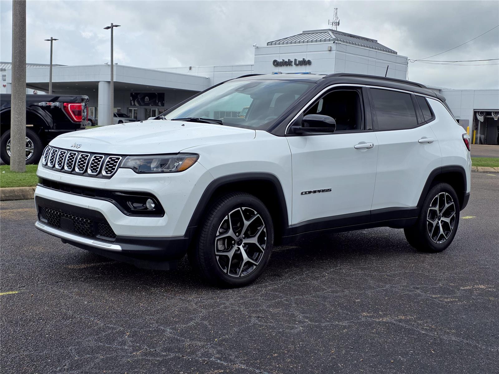 Bright White Clearcoat 2025 Jeep Compass SUV / Crossover Four-Wheel Drive 8-Speed Automatic