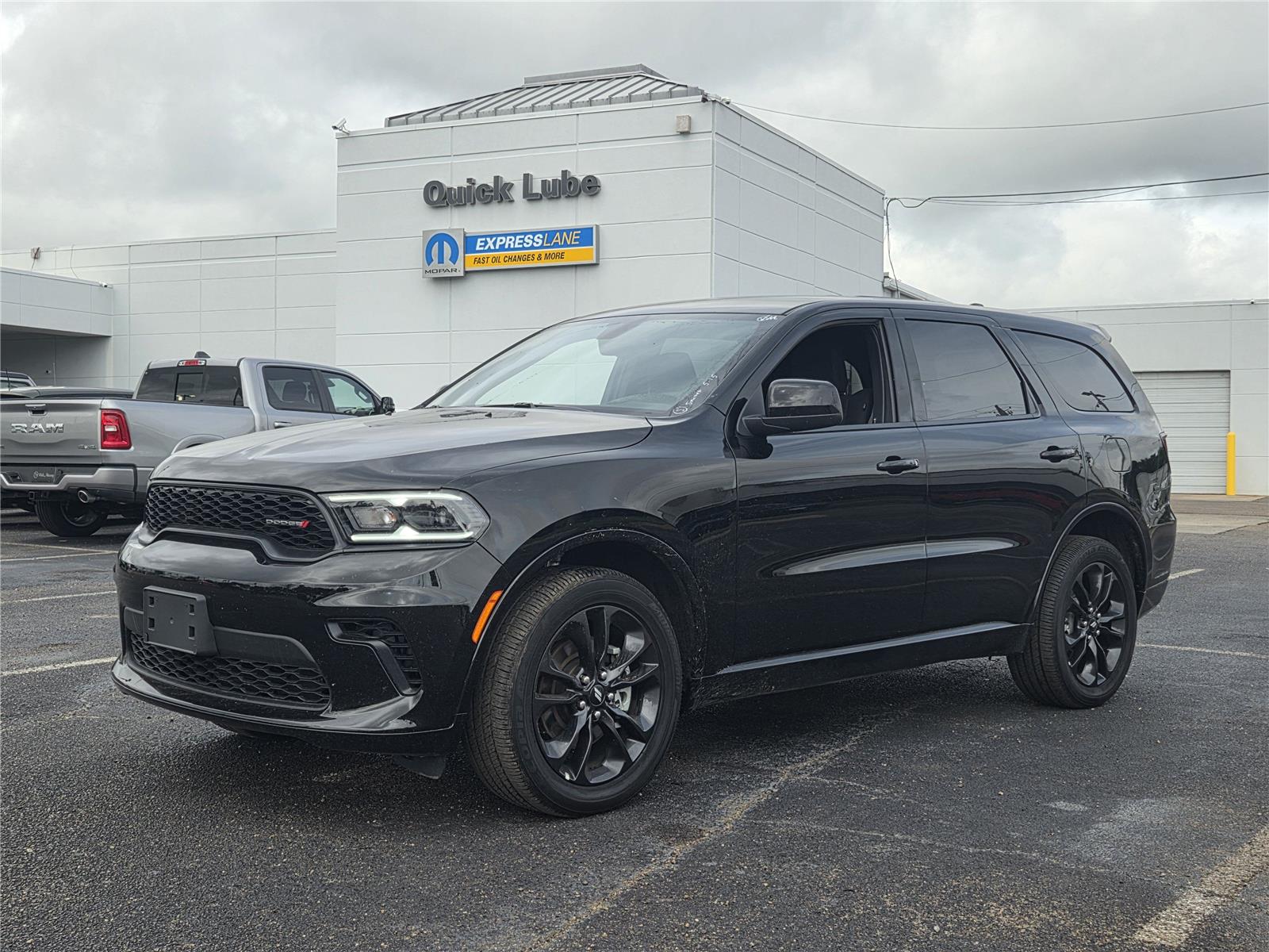 DB Black Clearcoat 2026 Dodge Durango SUV / Crossover All-Wheel Drive 8-Speed Automatic