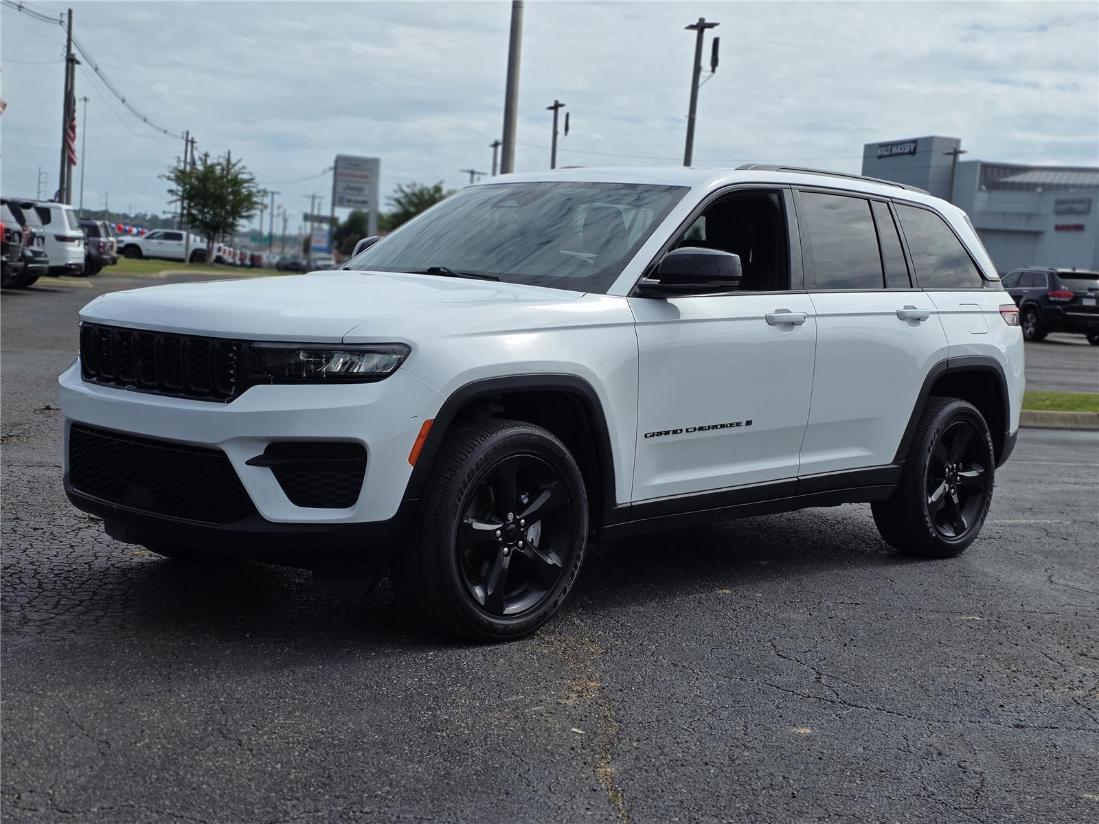 Bright White Clearcoat 2023 Jeep Grand Cherokee SUV / Crossover Four-Wheel Drive 8-Speed Automatic