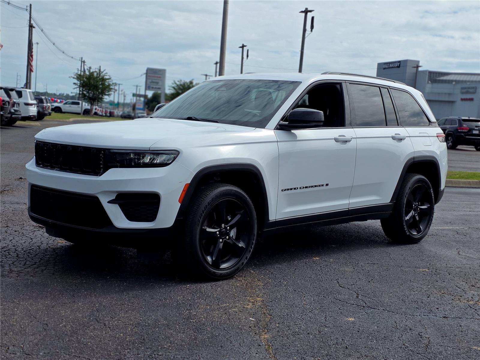 Bright White Clearcoat 2023 Jeep Grand Cherokee SUV / Crossover Four-Wheel Drive 8-Speed Automatic