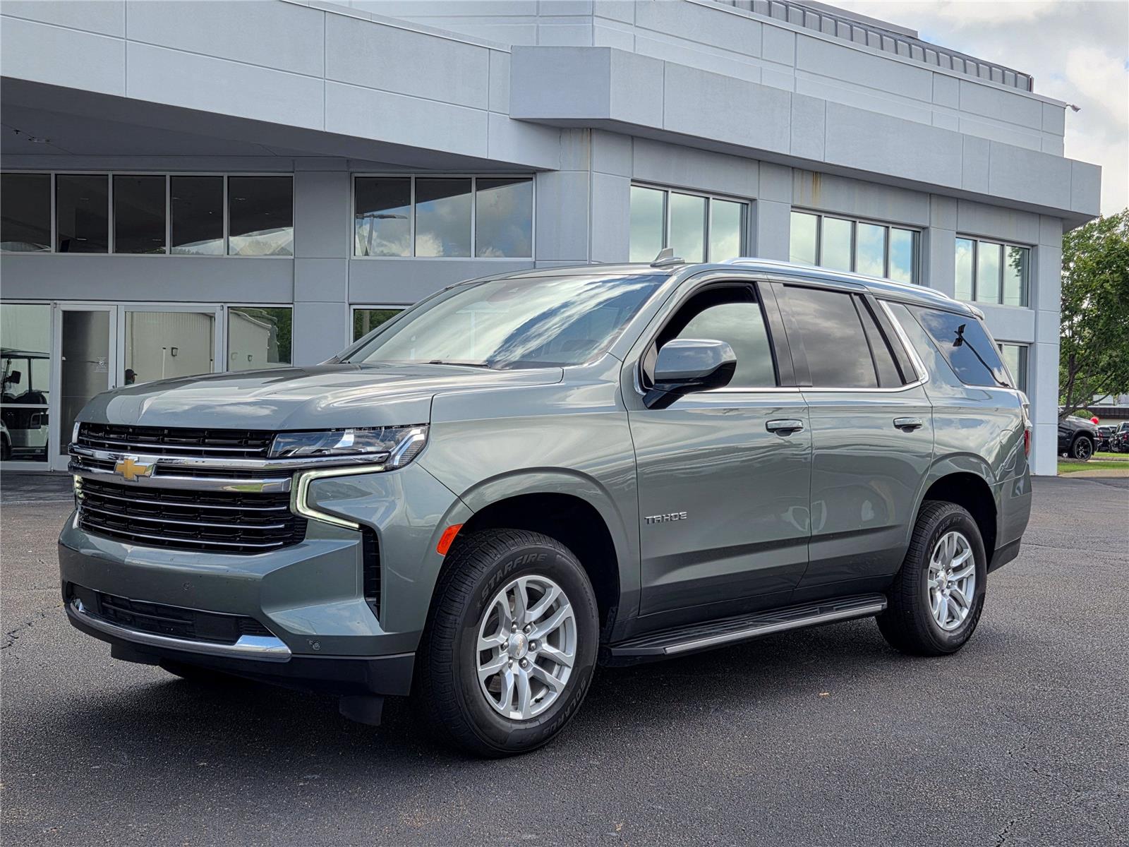 Silver Sage Metallic 2024 Chevrolet Tahoe SUV / Crossover 4X2 Automatic