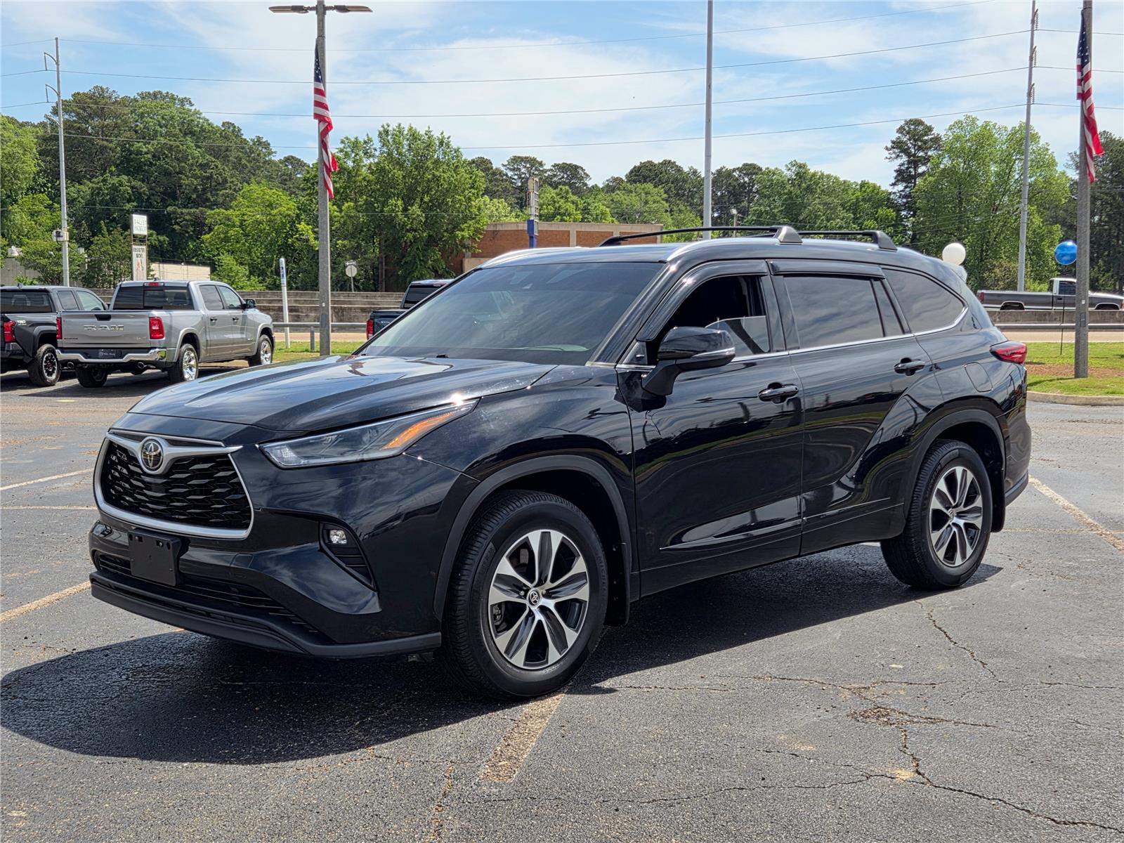 Midnight Black Metallic 2021 Toyota Highlander SUV / Crossover Front-Wheel Drive 8-Speed Automatic