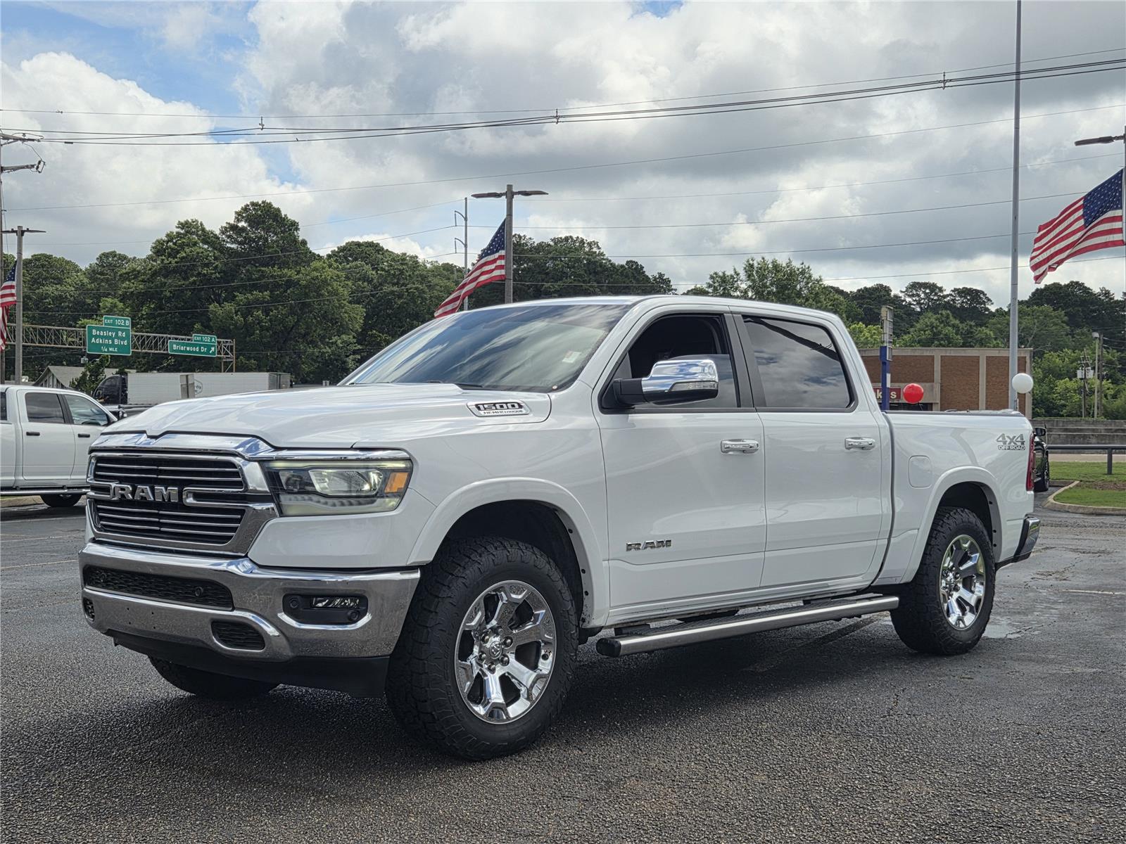 Bright White Clearcoat 2022 RAM 1500 Pickup Truck Four-Wheel Drive 8-Speed Automatic