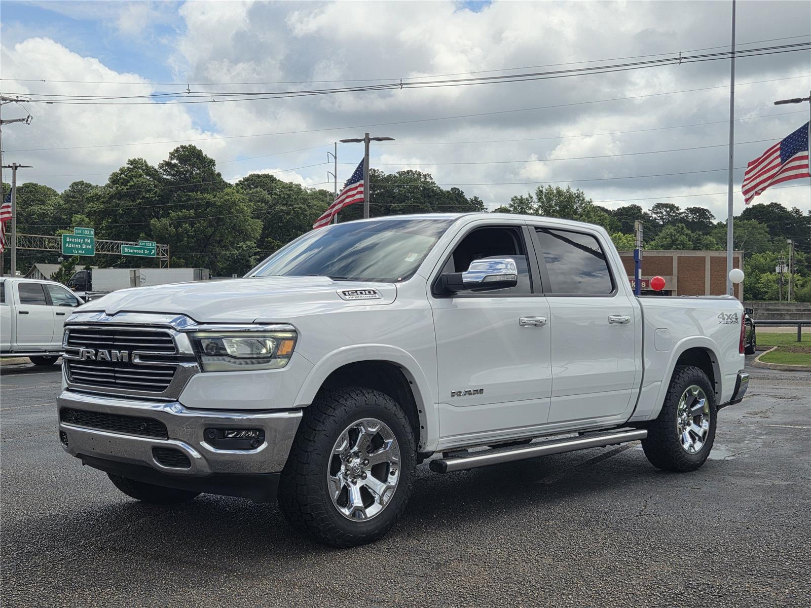 Bright White Clearcoat 2022 RAM 1500 Pickup Truck Four-Wheel Drive 8-Speed Automatic