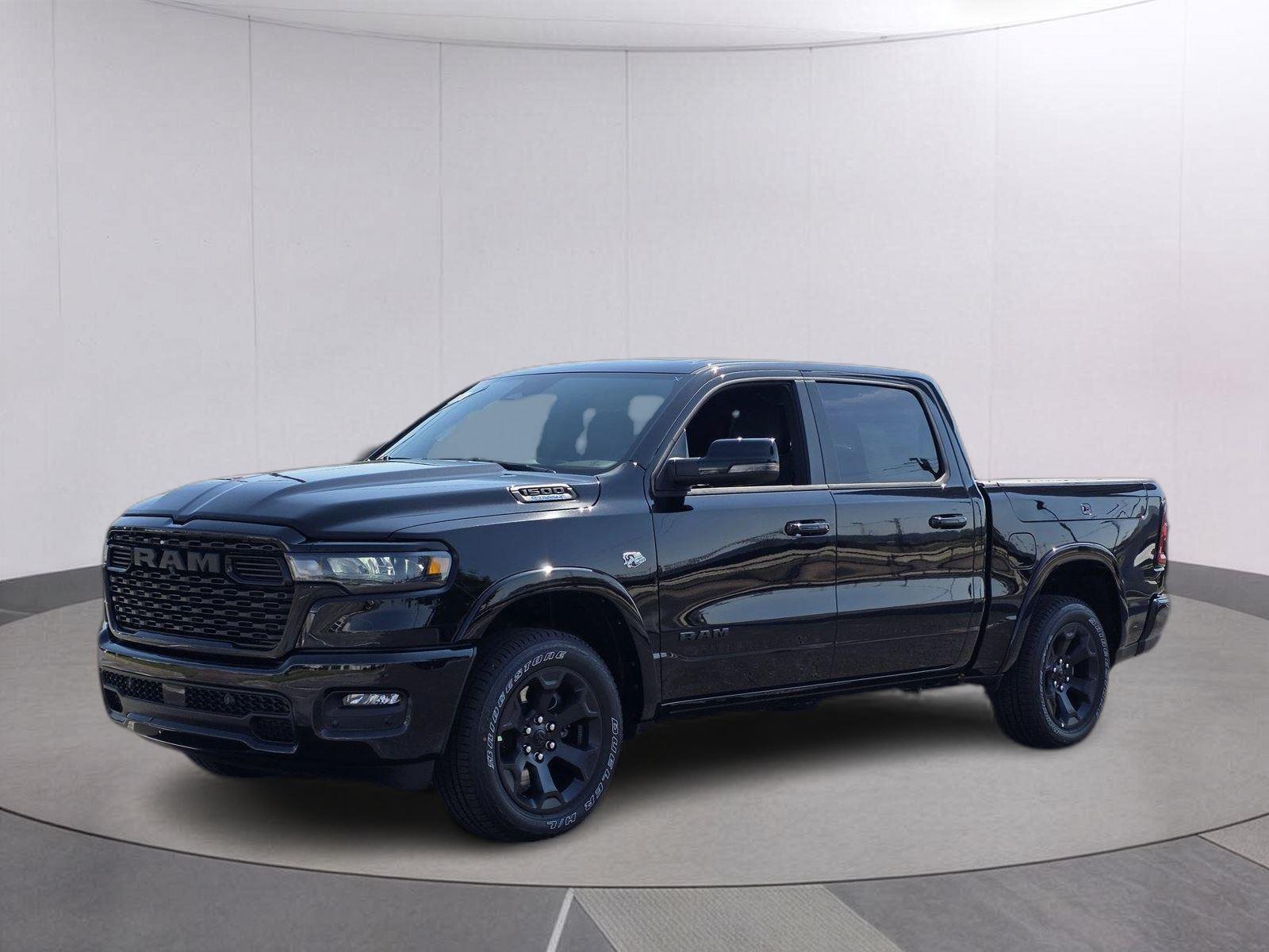 Diamond Black Crystal Pearlcoat 2026 RAM 1500 Pickup Truck Four-Wheel Drive 8-Speed Automatic