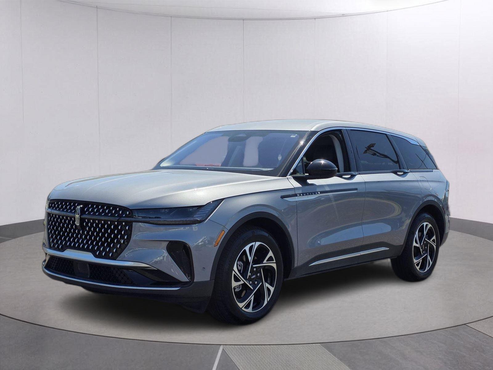 Lustrous Gray Metallic Clearcoat 2024 Lincoln Nautilus SUV / Crossover All-Wheel Drive 8-Speed Automatic