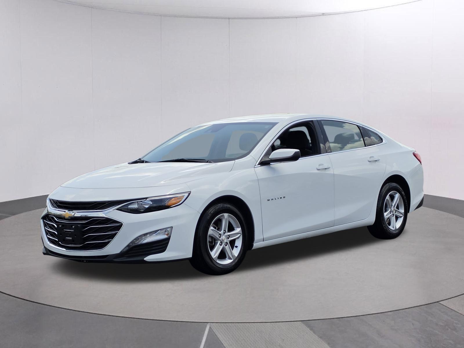 Summit White 2024 Chevrolet Malibu Sedan Front-Wheel Drive Continuously Variable Transmission