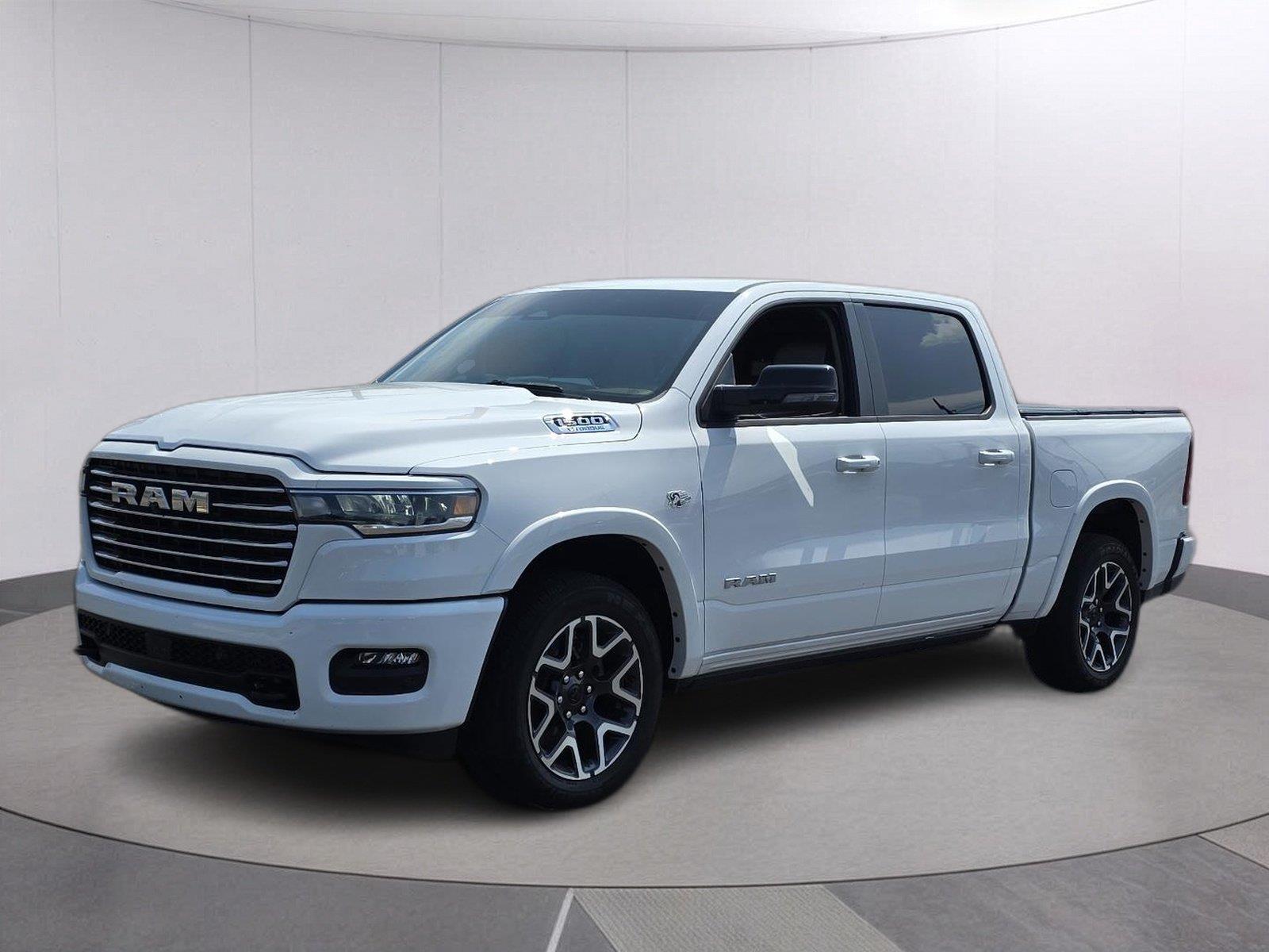 2026 RAM 1500 Laramie Crew Cab 4WD