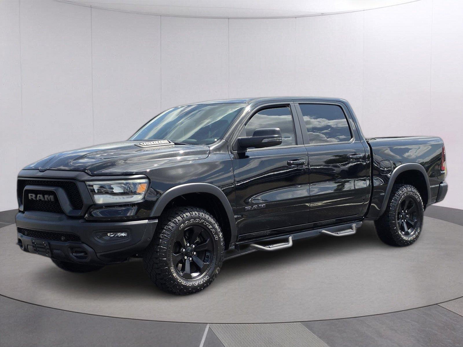 Diamond Black Crystal Pearlcoat 2023 RAM 1500 Pickup Truck Four-Wheel Drive 8-Speed Automatic