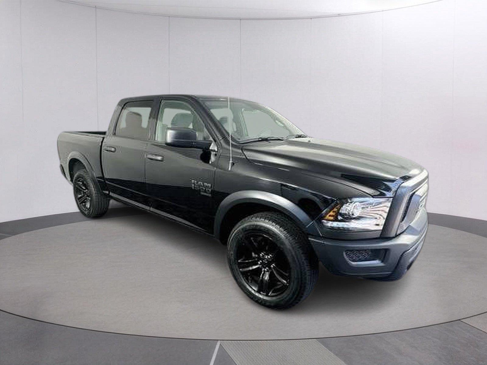 Diamond Black Crystal Pearlcoat 2024 RAM 1500 Pickup Truck Four-Wheel Drive 8-Speed Automatic