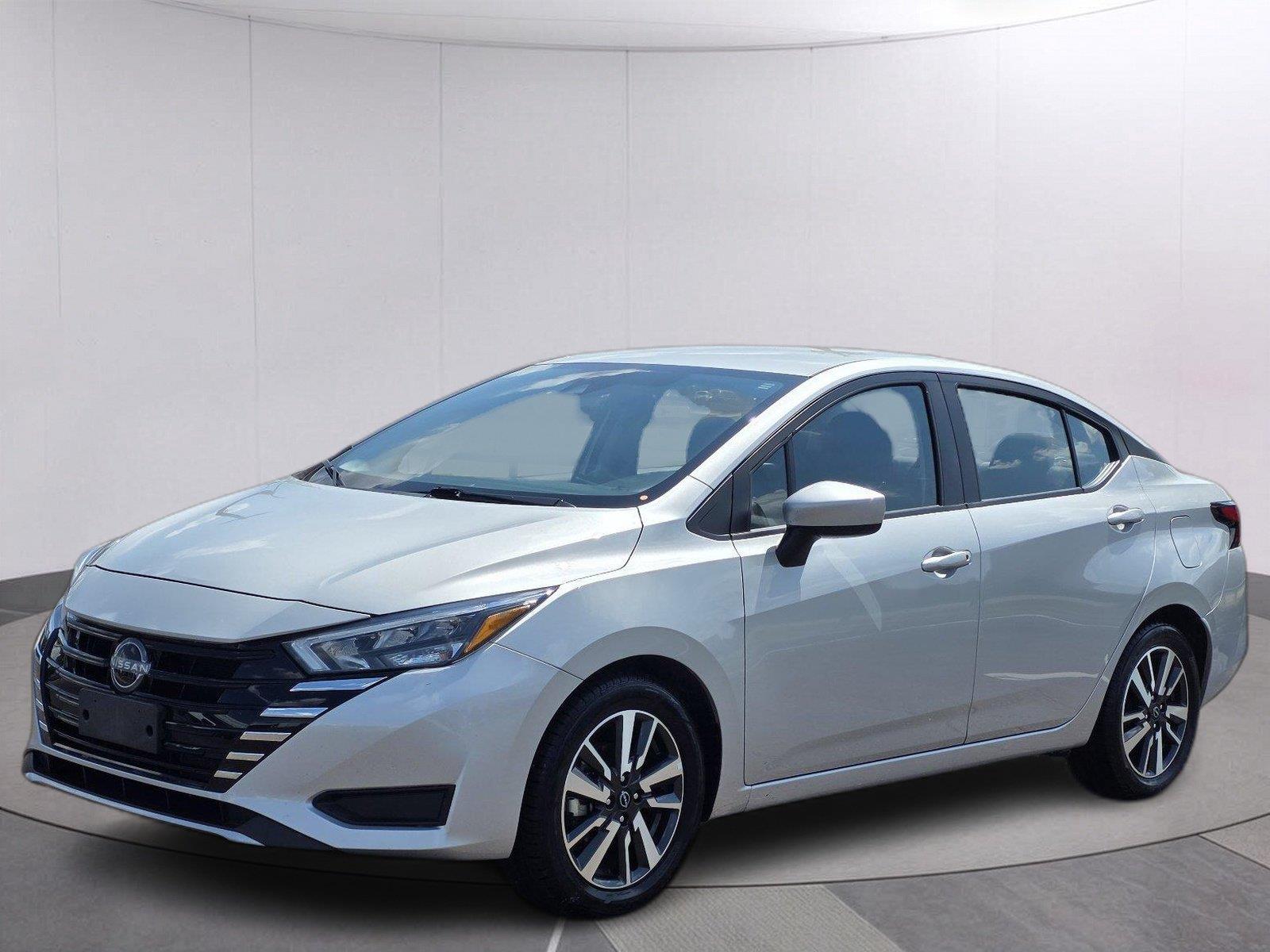 Brilliant Silver Metallic 2025 Nissan Versa Sedan Front-Wheel Drive Continuously Variable Transmission