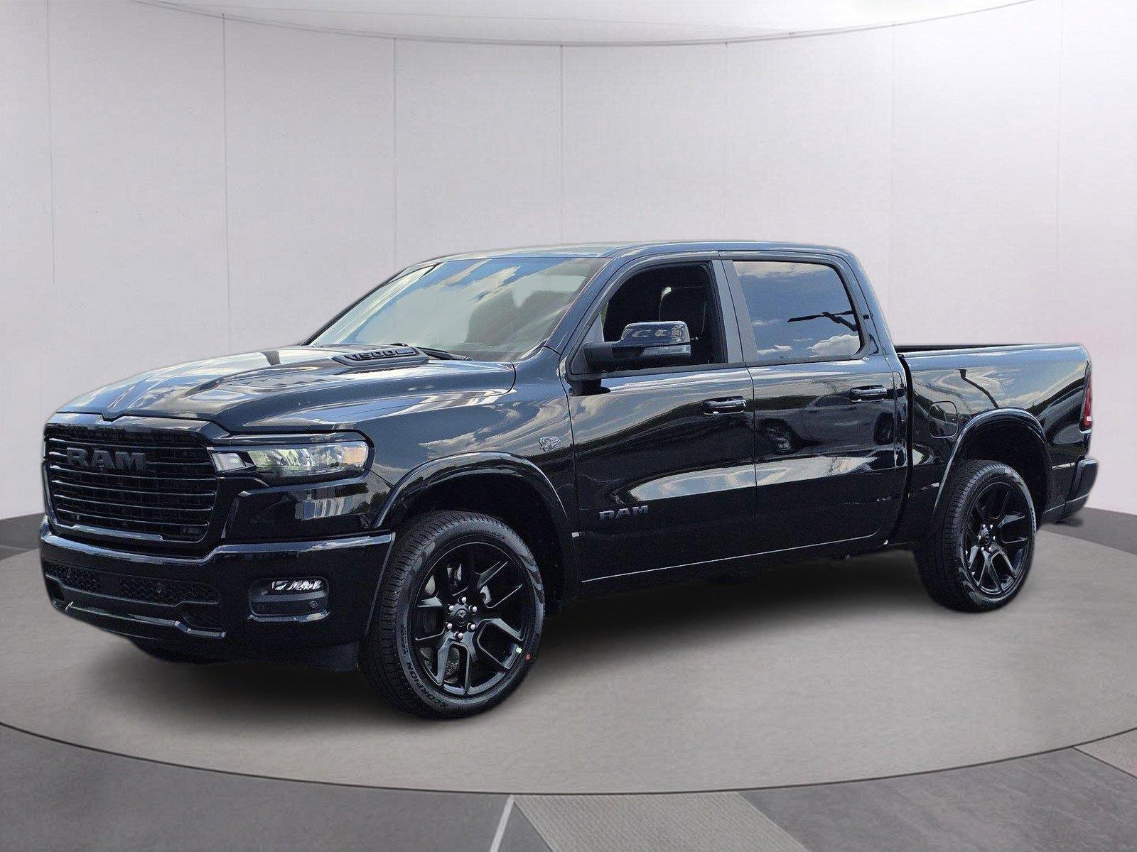 Diamond Black Crystal Pearlcoat 2027 RAM 1500 Pickup Truck Four-Wheel Drive 8-Speed Automatic