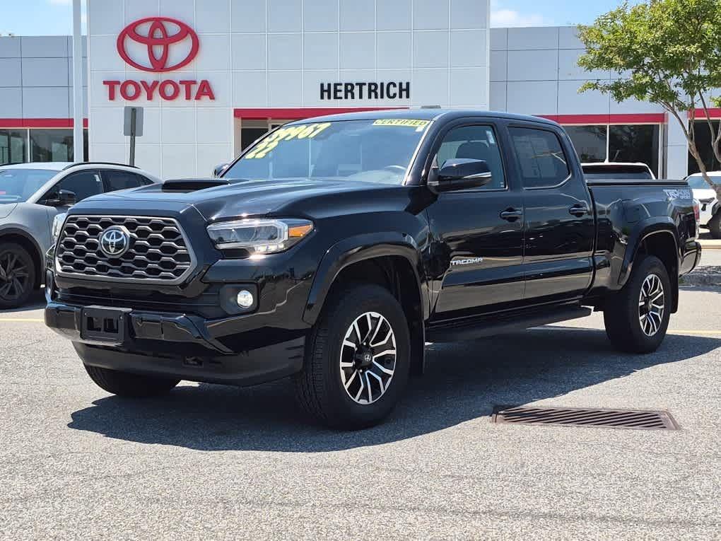 Midnight Black Metallic 2022 Toyota Tacoma Pickup Truck Four-Wheel Drive 6-Speed Automatic