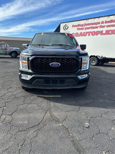 2021 Ford F-150 XL's photo