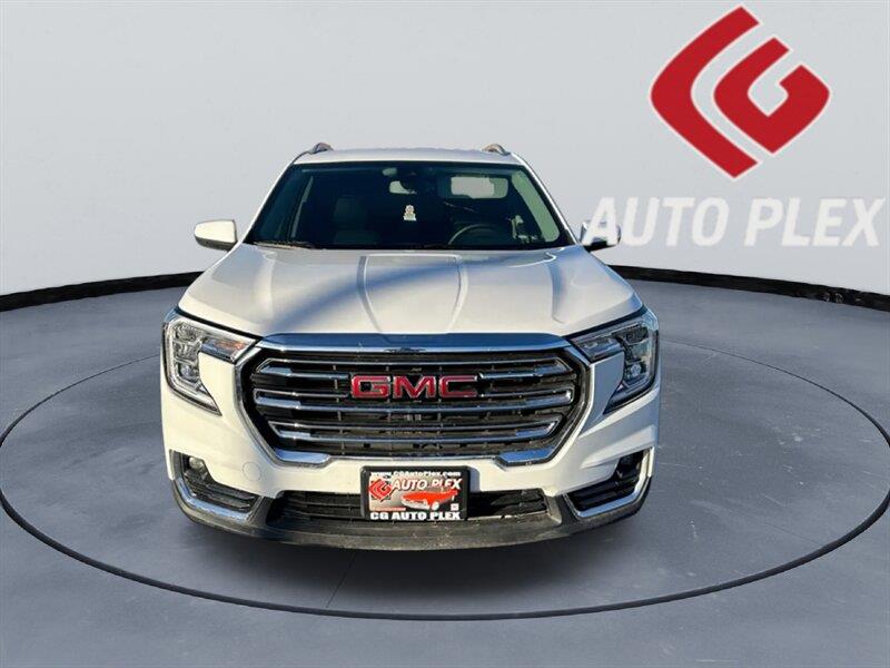 2024 GMC Terrain SLT's photo