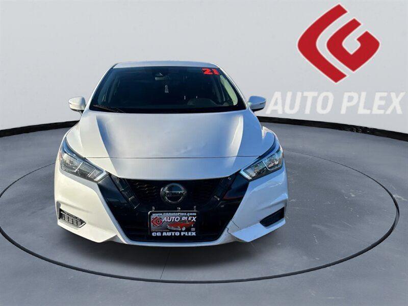 2021 Nissan Versa Sedan SV's photo