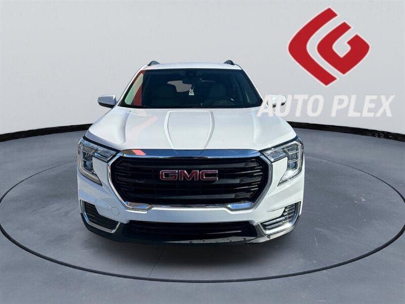 2024 GMC Terrain SLE's photo