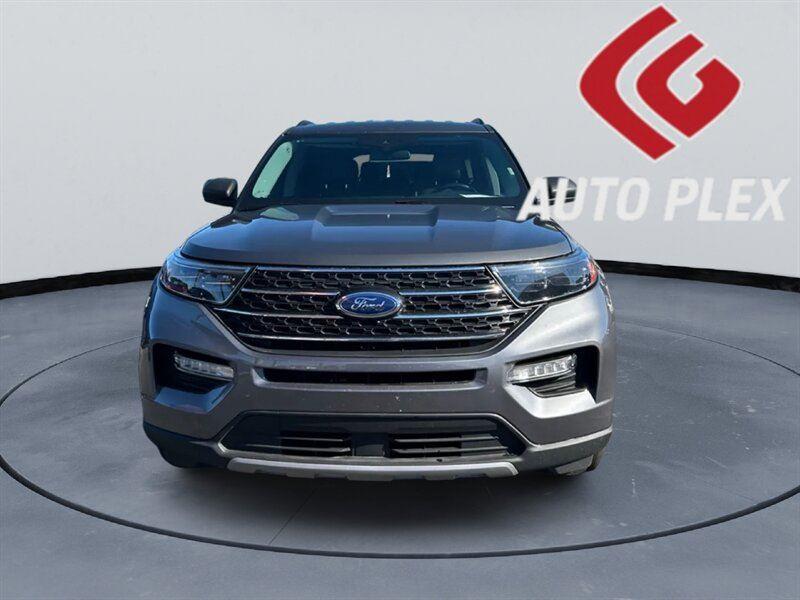 2023 Ford Explorer XLT's photo