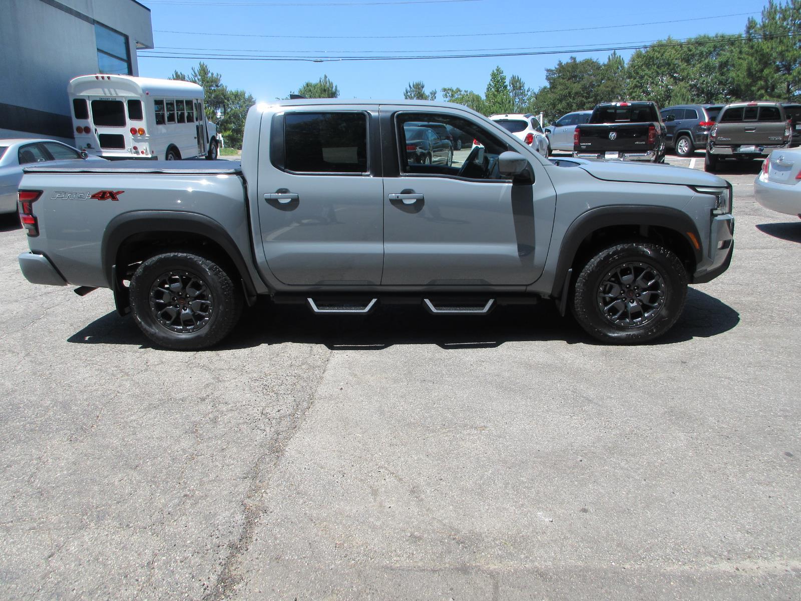 View vehicle photo 6