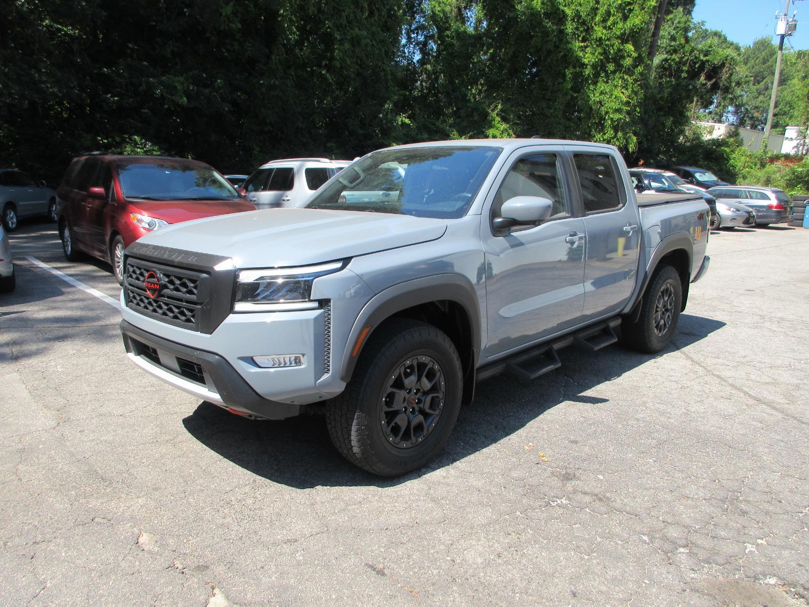 Boulder Gray Pearl 2023 Nissan Frontier PRO-4X Crew Cab 4WD Pickup Truck Four-Wheel Drive Automatic