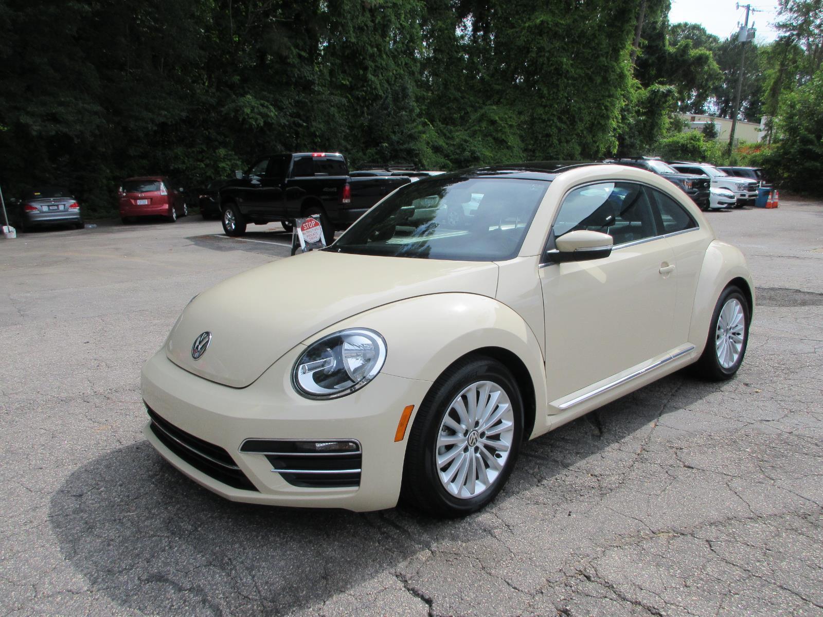 2019 Volkswagen Beetle 2.0T Final Edition SE Hatchback FWD