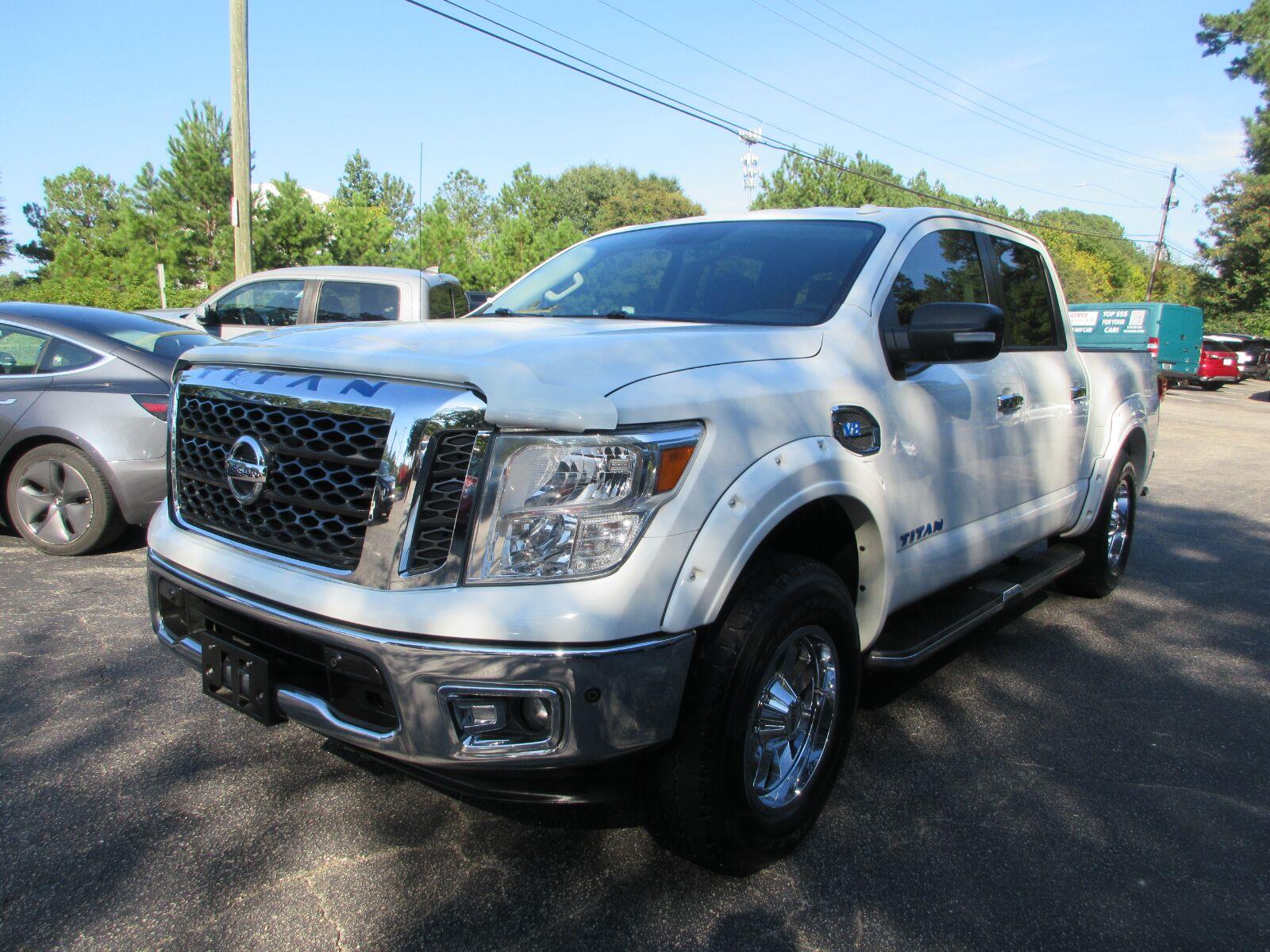 White 2017 Nissan Titan Pickup Truck 4X2 