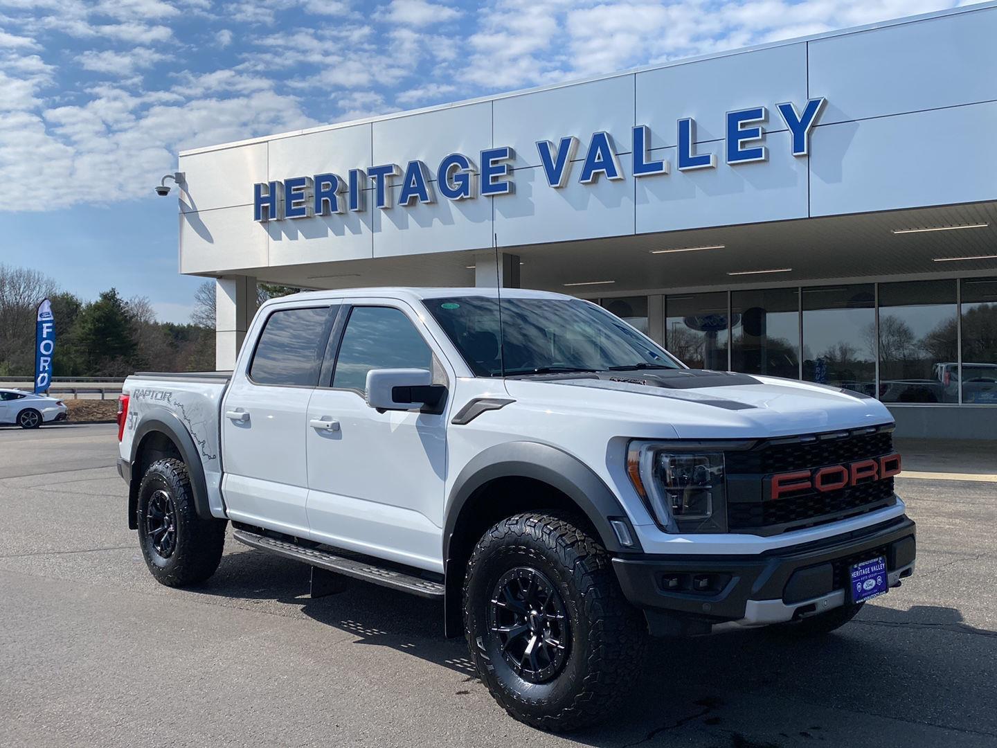 Oxford White 2023 Ford F-150 Raptor SuperCrew 4WD Pickup Truck Four-Wheel Drive Automatic
