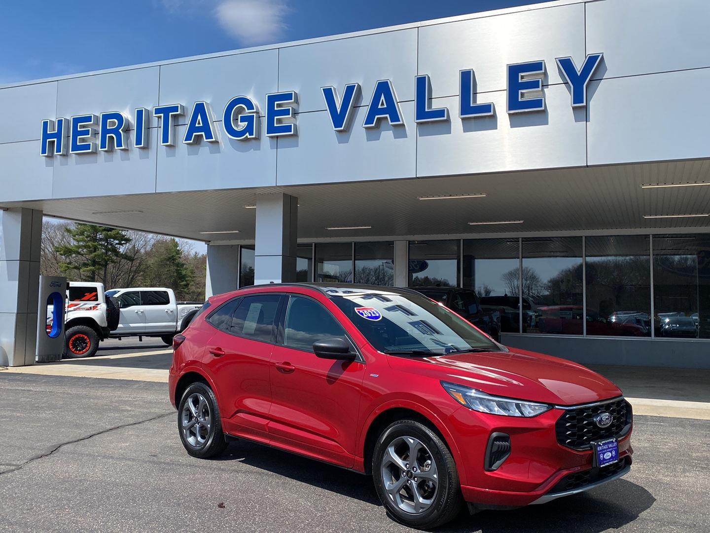 Rapid Red Metallic Tinted Clearcoat 2023 Ford Escape ST-Line AWD SUV / Crossover All-Wheel Drive 8-Speed Automatic